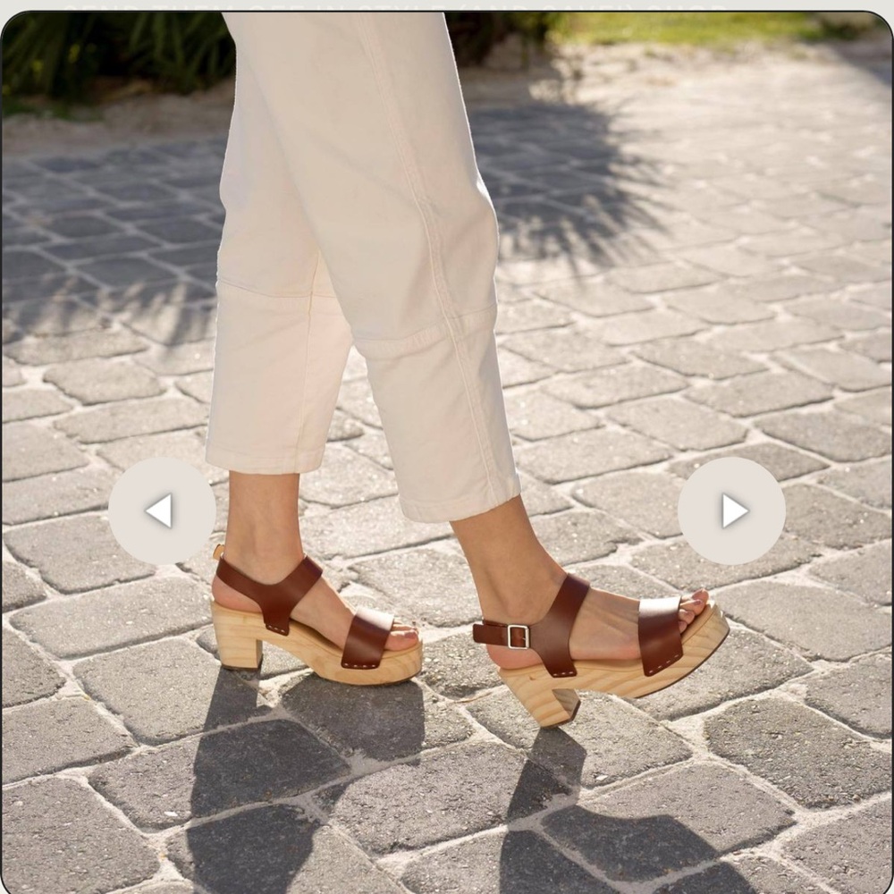 Nisolo All Day Open Toe Clog in Burgundy